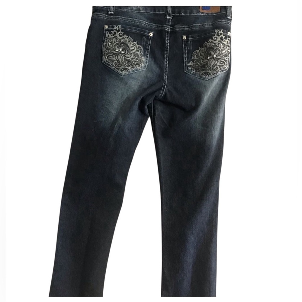 Women’s women’s blue jeans dark wash size 12 x 30 designs on pockets - Picture 2 of 13